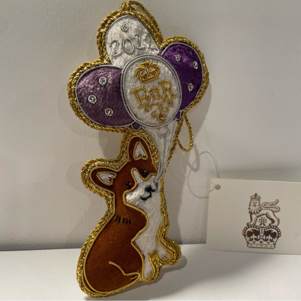 Platinum Jubilee Corgi Ornament Decoration from the British Royal Trust …